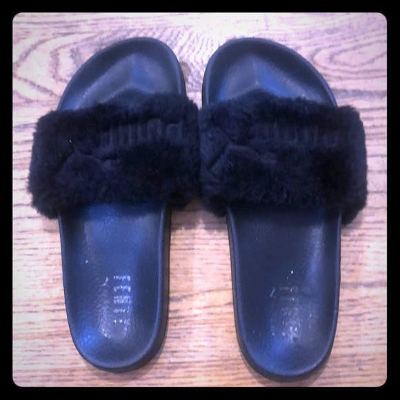 rihanna fuzzy slides